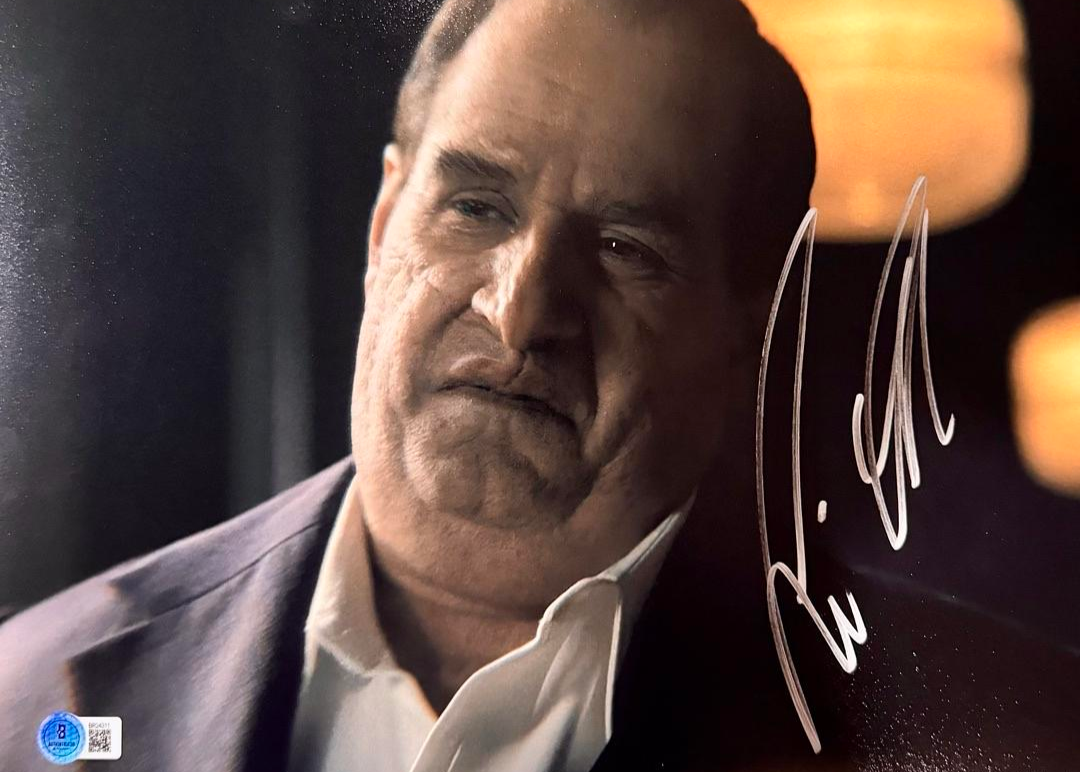 Colin Farrell Signed 8x10 Photo (Batman - The Penguin) - Beckett COA